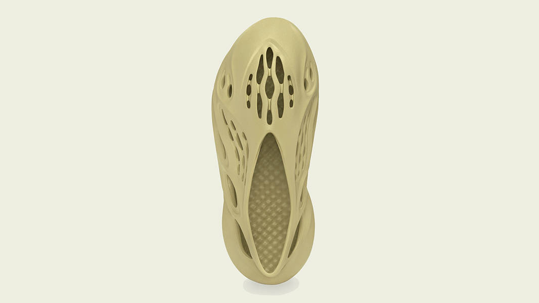 Yeezy Foam Runner Sulfur GV6775 Top
