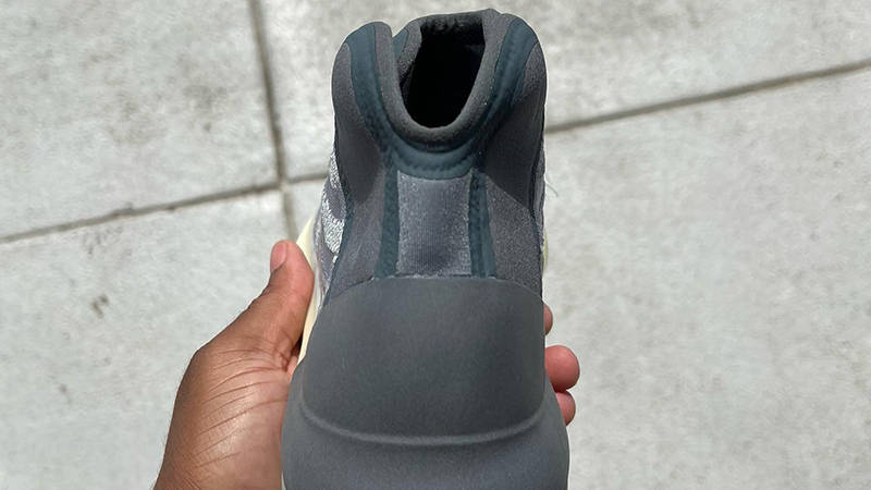 Yeezy QNTM Mono Carbon GX6594 Back