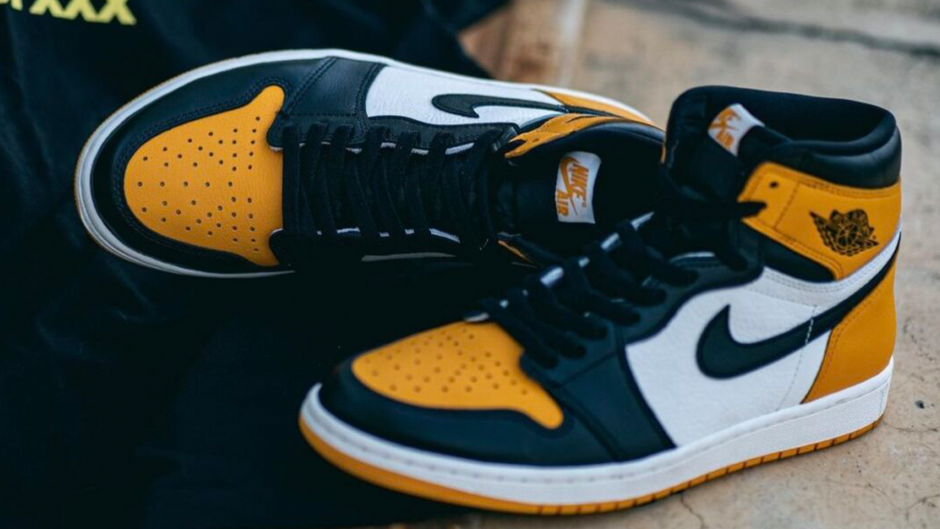 Yellow toe knowing kicks 4