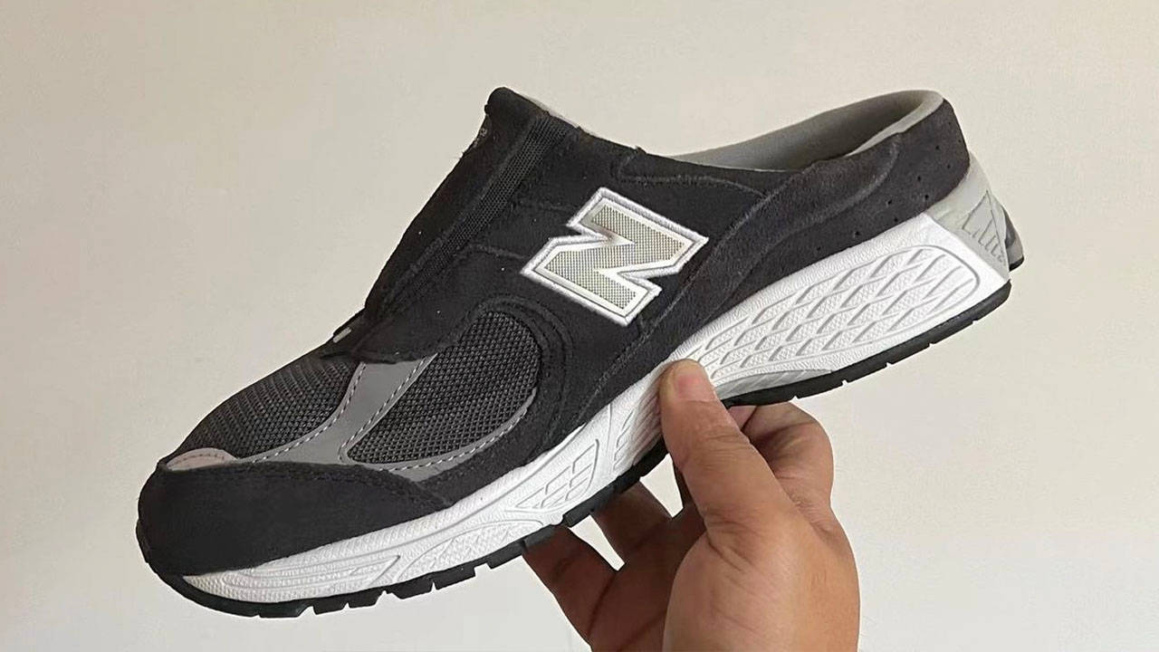 New Balance 2002R Slide