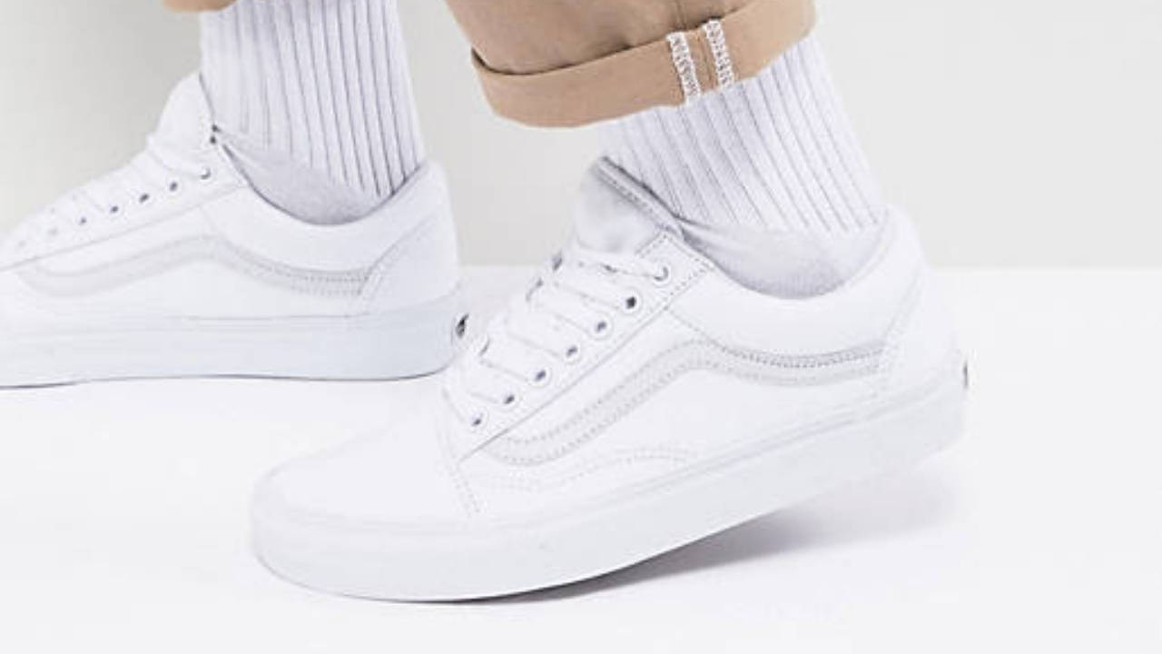 24151162-1-white