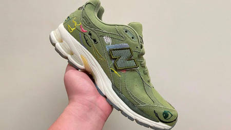 The Bryant Giles x New Balance 2002R Is Made for the Art Enthusiast The Bryant Giles x New Balance 2002R Is Made for the Art Enthusiast