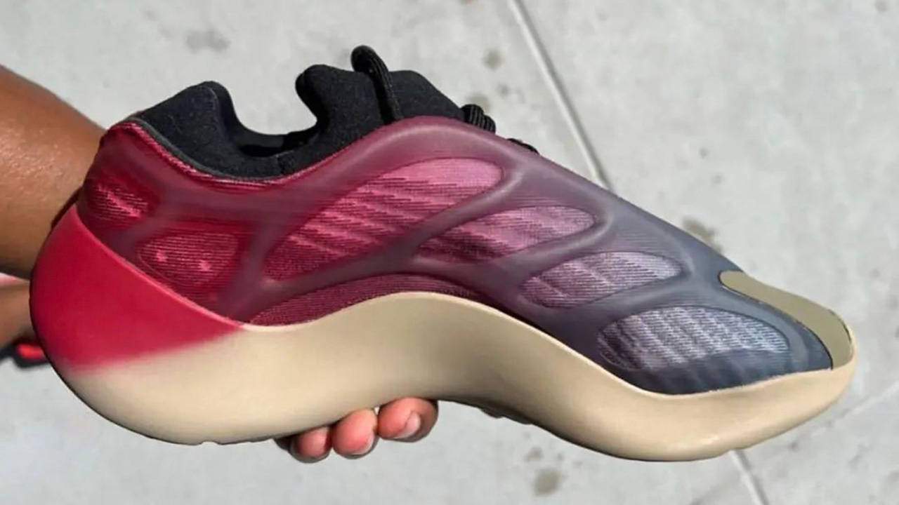 Yeezy 700 V3 "Fade Carbon"