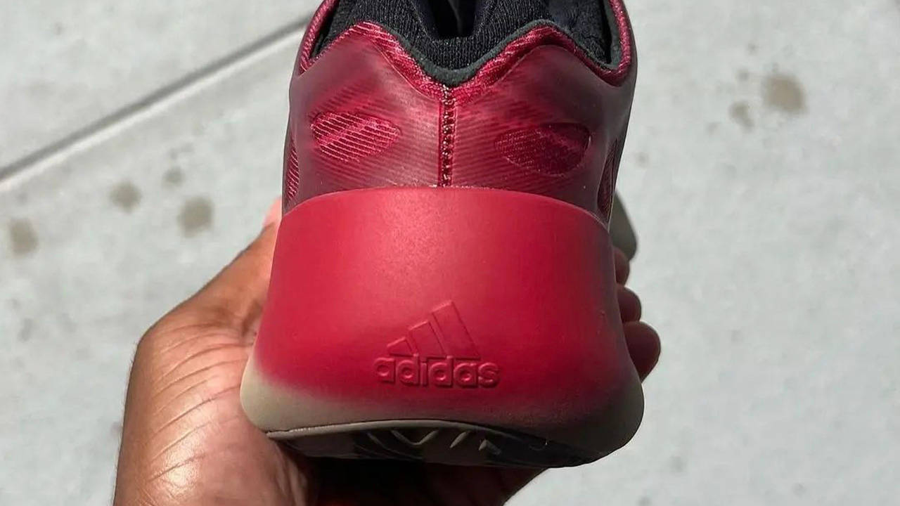 Yeezy 700 V3 "Fade Carbon"