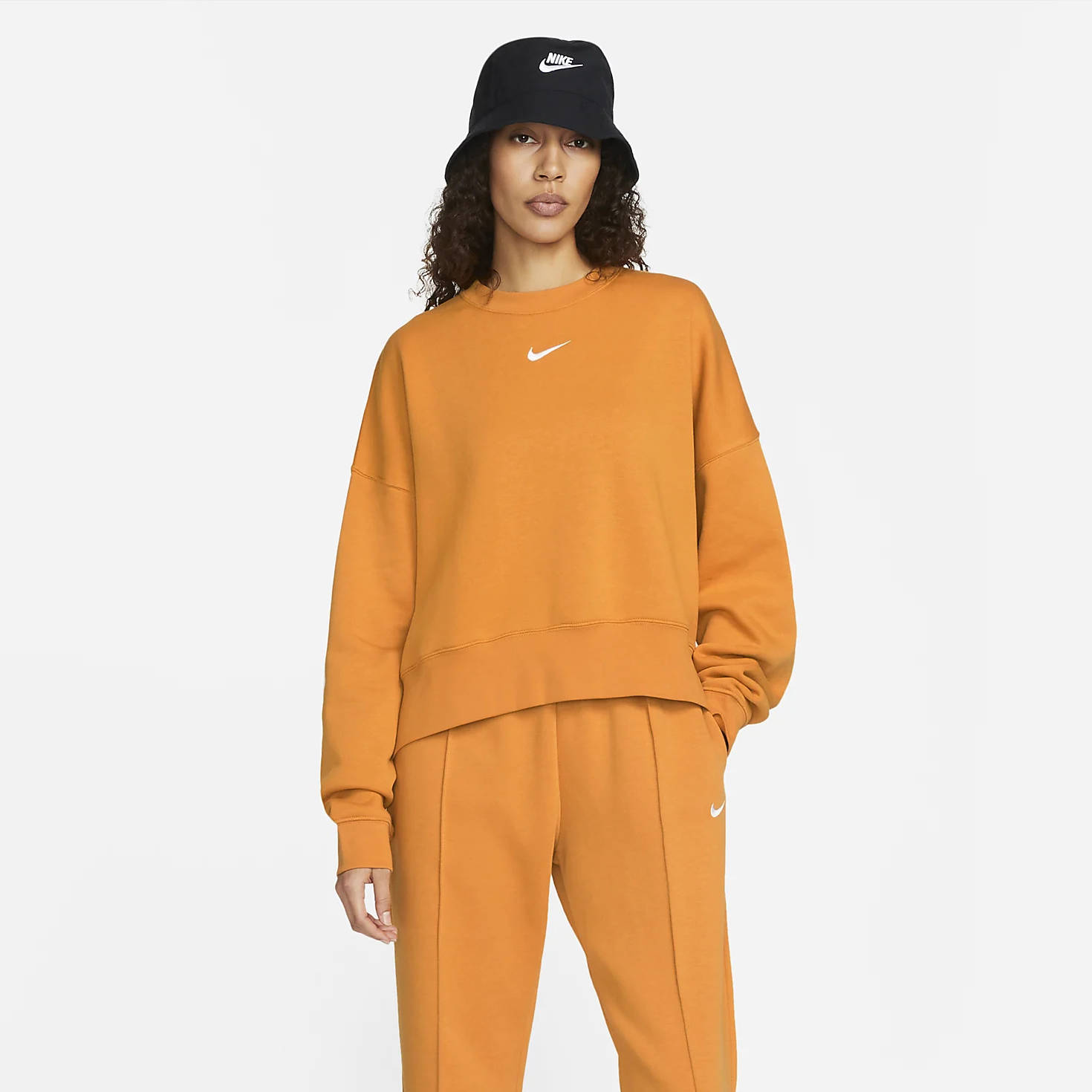 Nike Sportswear Collection Essentials Oversized Fleece Crew Sweatshirt