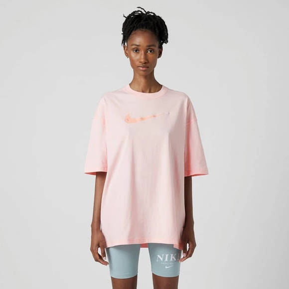 Nike Sportswear Swoosh Short-Sleeve Top