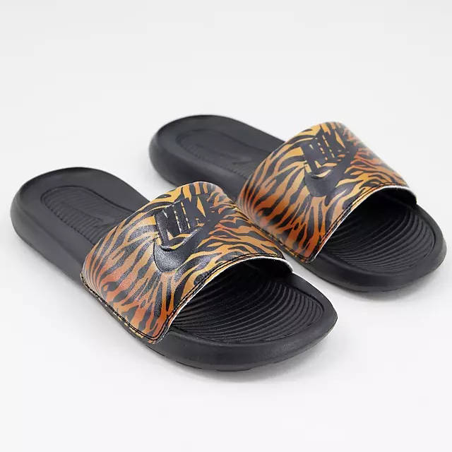 Nike Victori One Black Tiger