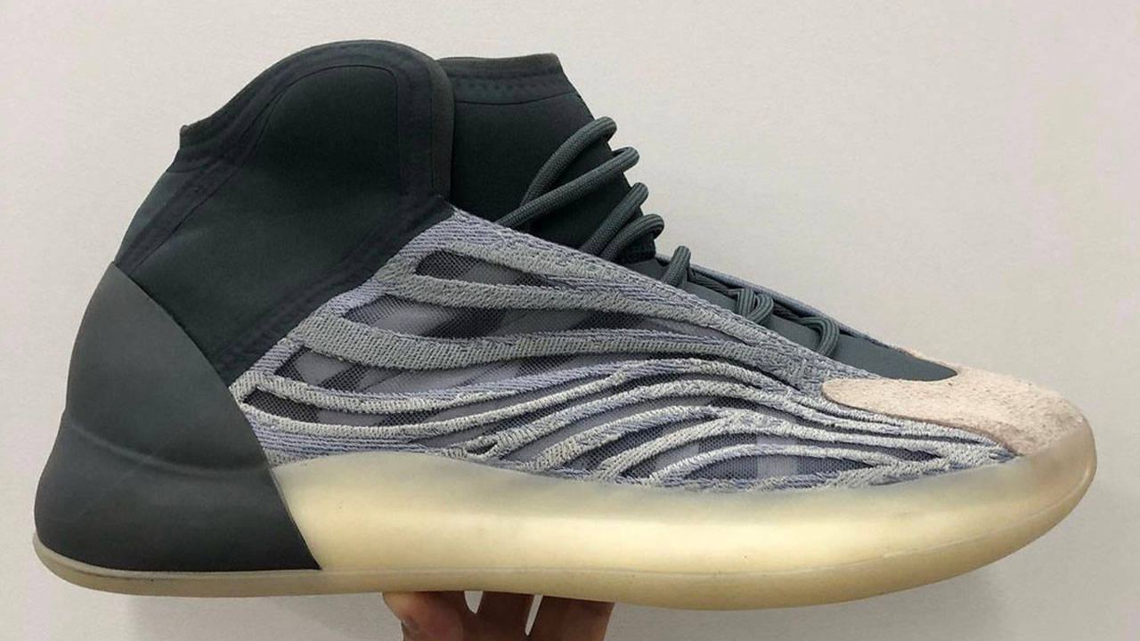 Yeezy QNTM "Mono Carbon"