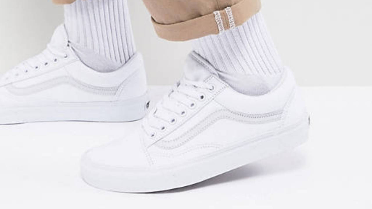 24151162-1-white