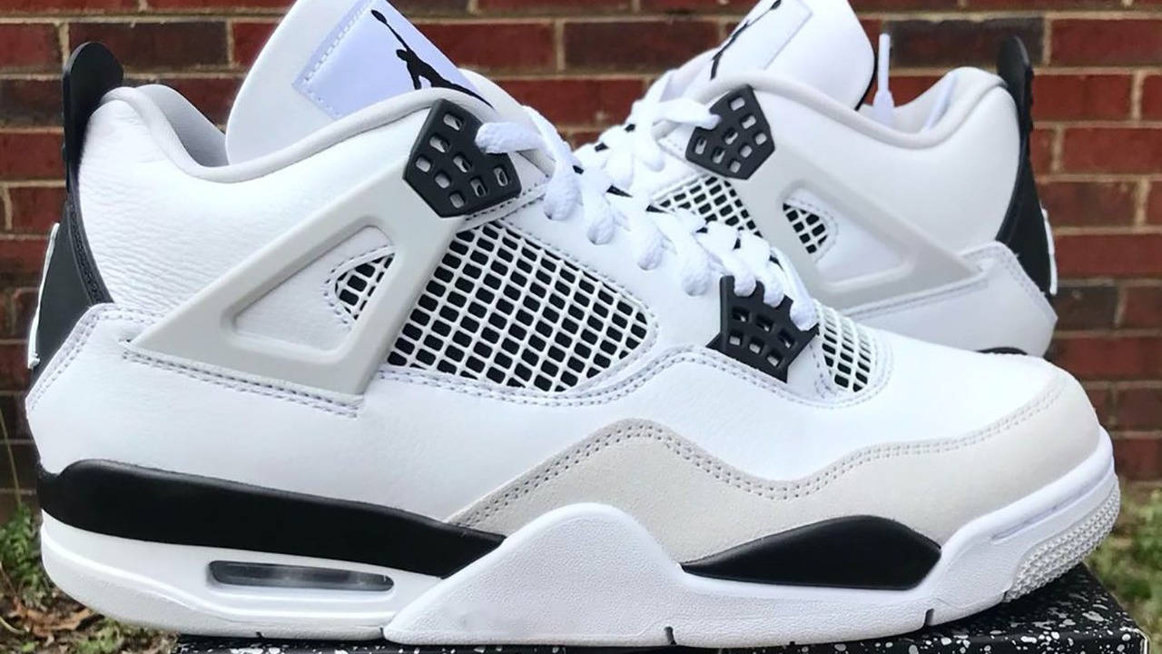 Air Jordan 4 Military Black