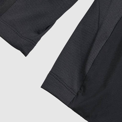 Arc’teryx Atom SL Hooded Jacket Black sleeve