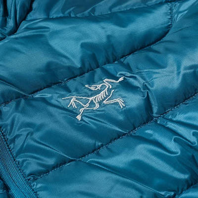Arc'teryx Cerium LT Hooded Down Jacket Blue logo