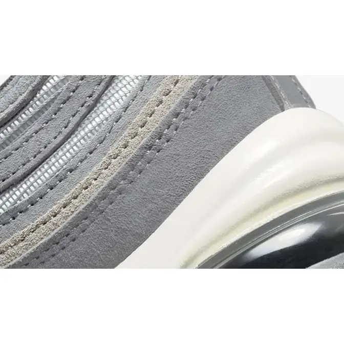 Nike Nike React Escape Womens NH Metallic Silver Closeup