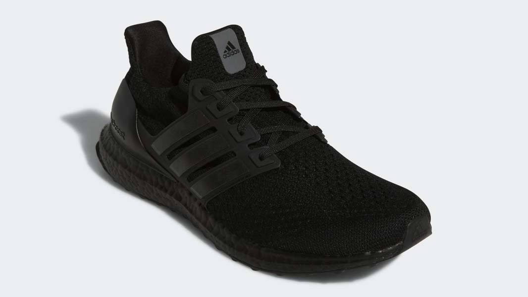 addias Ultra Boost 5 DNA Triple Black Front