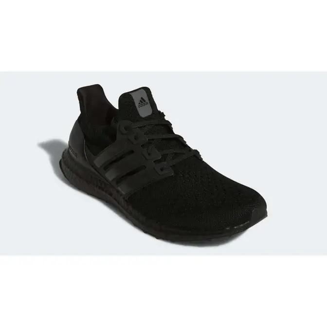 Ultra boost sale triple black 5.