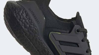 adidas Ultra Boost 22 Black Green Closeup