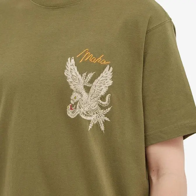 What a warm lovely jacket or shacket Snake Embroided T-Shirt Olive logo