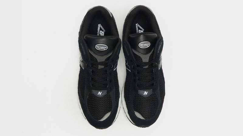 New Balance 2002R Black White Middle