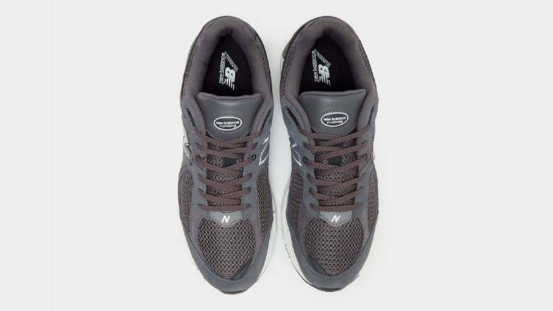 New Balance 2002R Magnet Black Middle