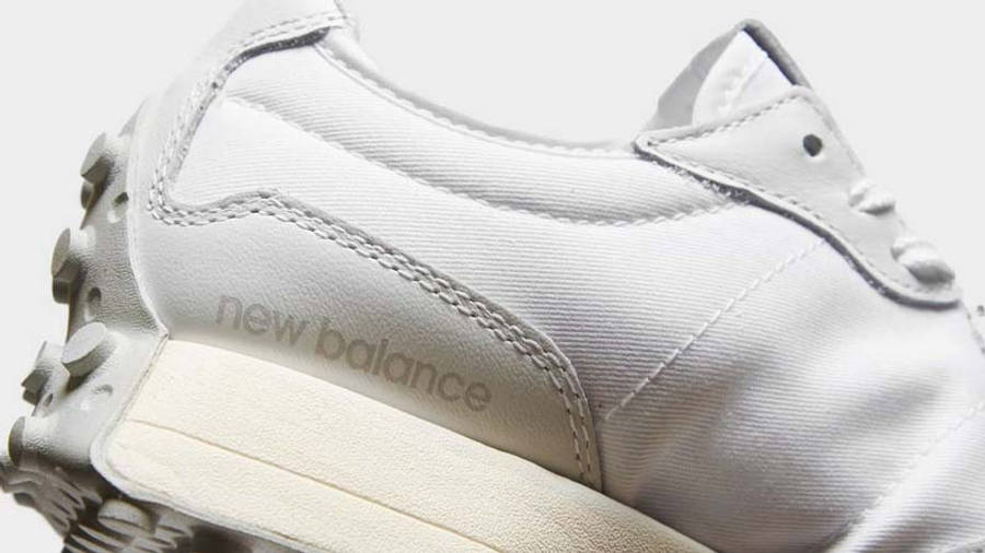 New Balance 327 Light White Closeup