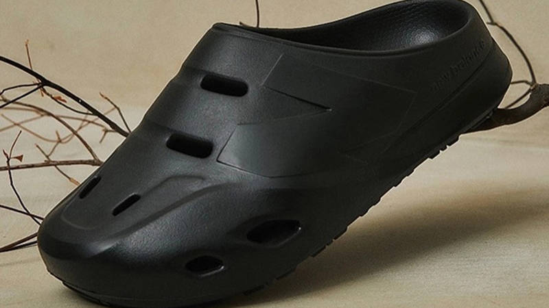 New Balance Clog Black Front