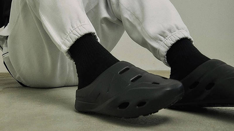 New Balance Clog Black Side 2