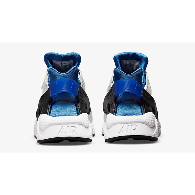 Air huarache outlet white and blue