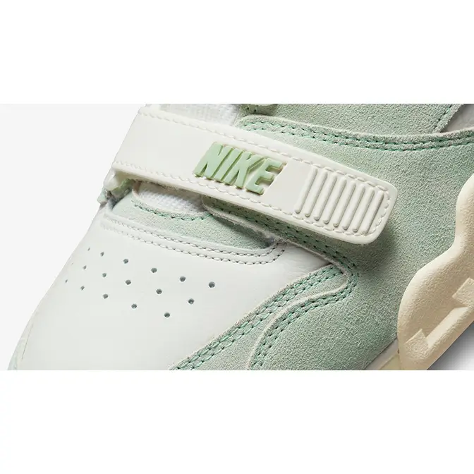 Footwear NIKE damen Air Force 107 Se CZ0269 101 White Light Sienna White Green DX4462-300 Detail
