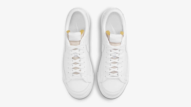 Nike Blazer Low 77 Triple White DC4769-101 Top
