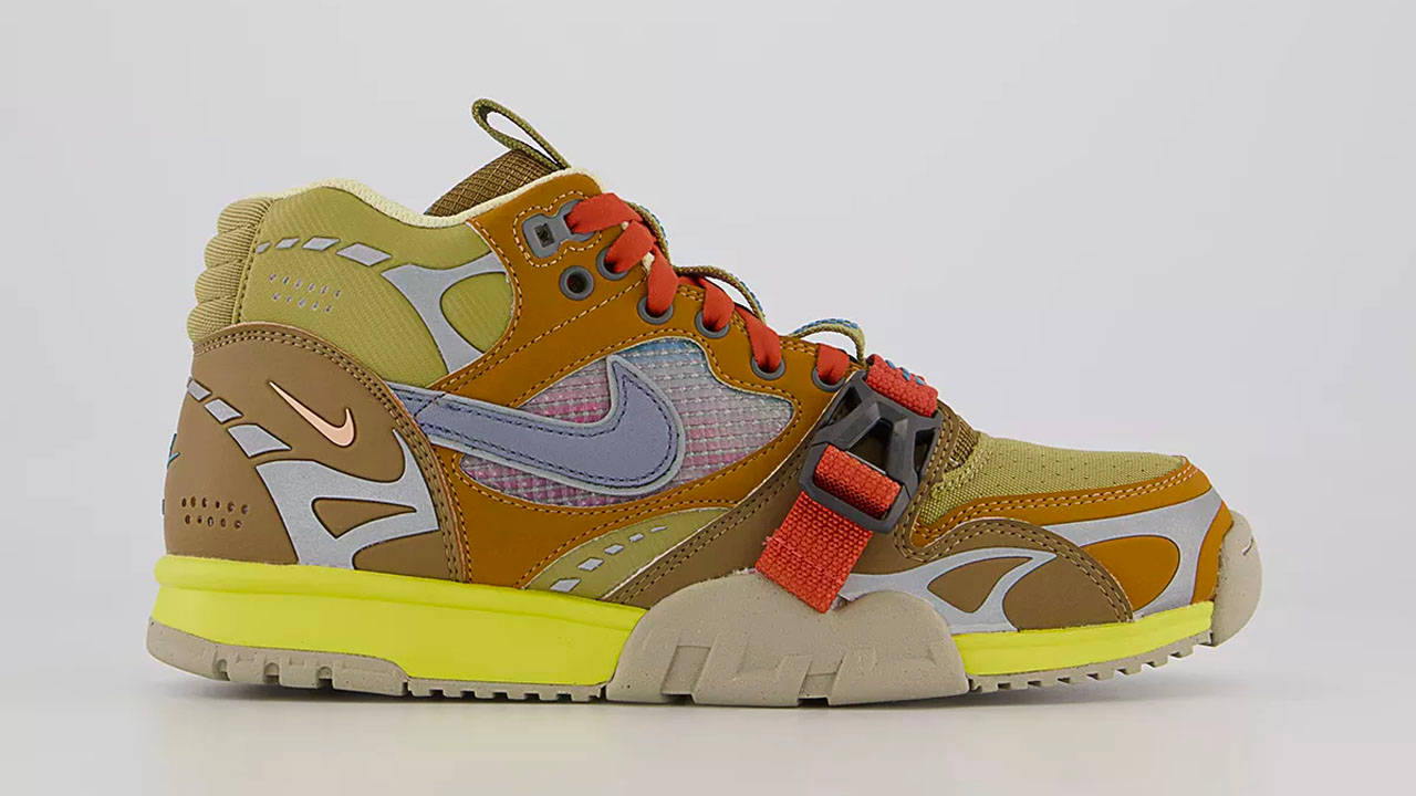 Offspring's Summer Sale Is Stuffed With Scorching Sneaker Steals!