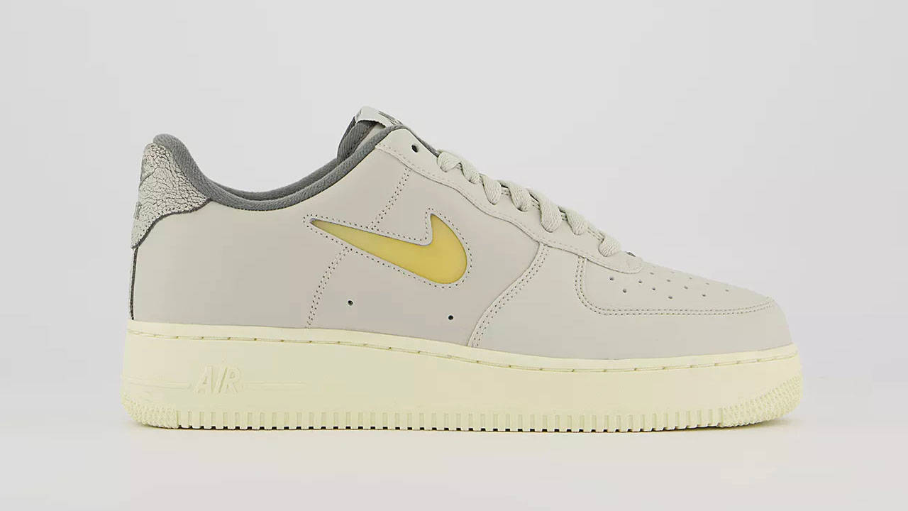 Offspring's Summer Sale Is Stuffed With Scorching Sneaker Steals!