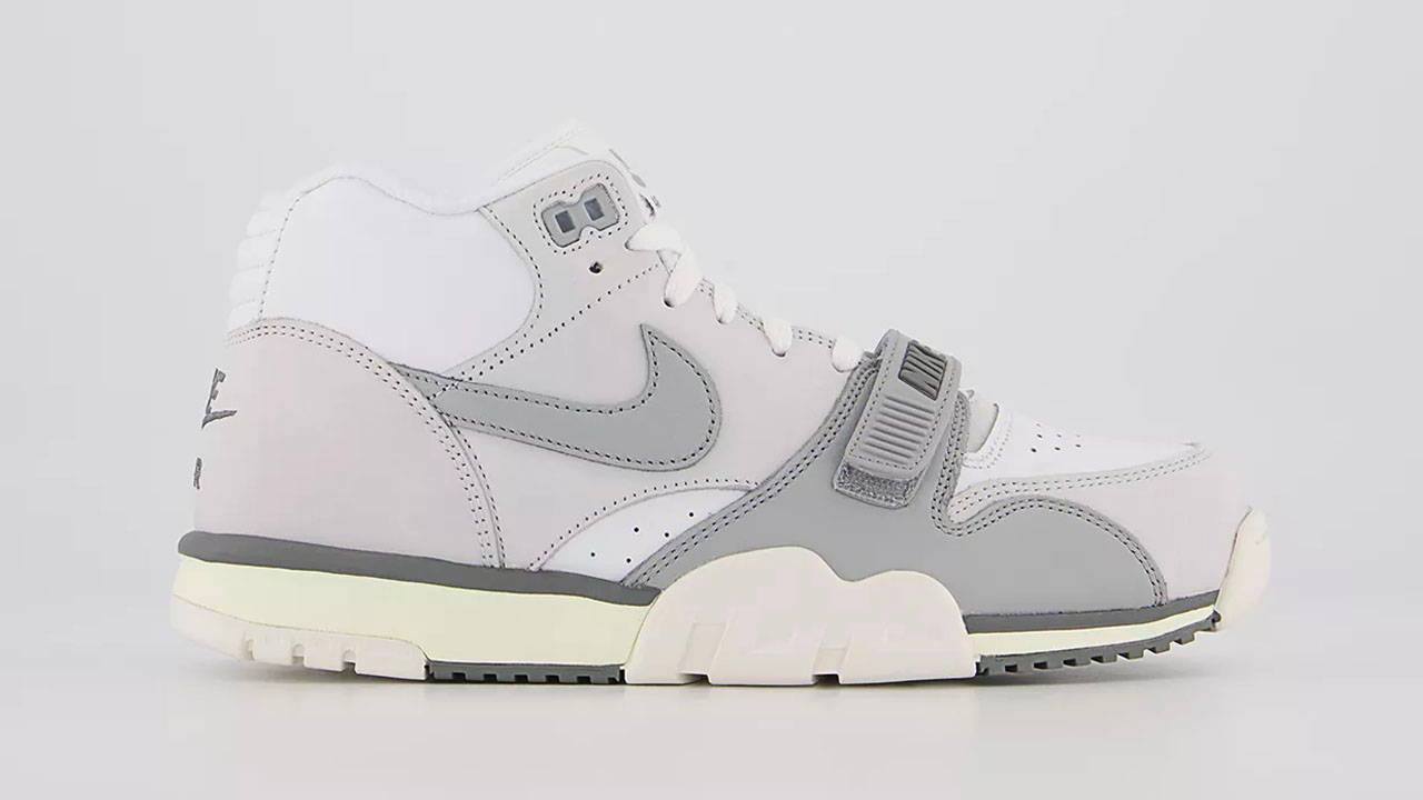 Offspring's Summer Sale Is Stuffed With Scorching Sneaker Steals!
