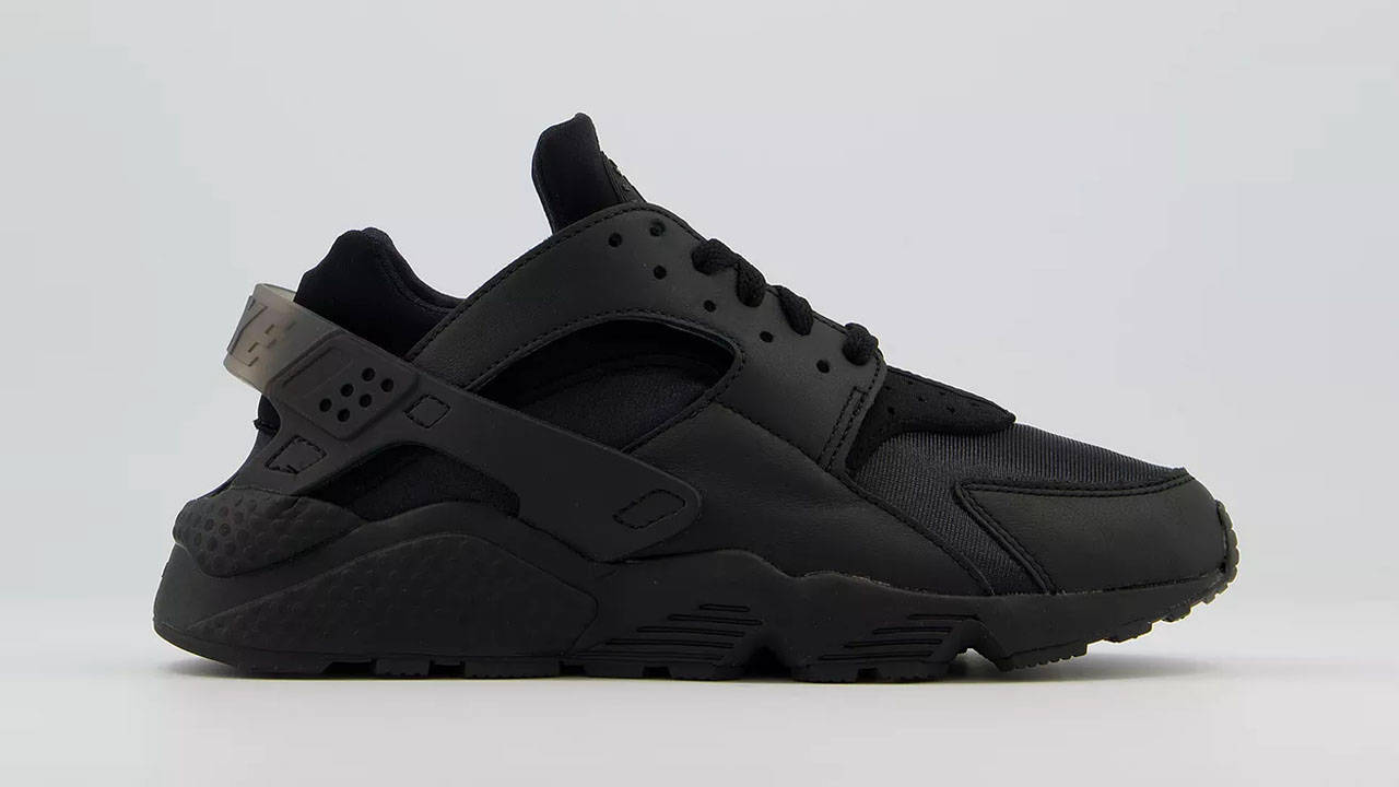 Offspring's Summer Sale Is Stuffed With Scorching Sneaker Steals!