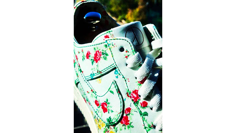PEACEMINUSONE x Nike Air Force 1 Floral White Detail
