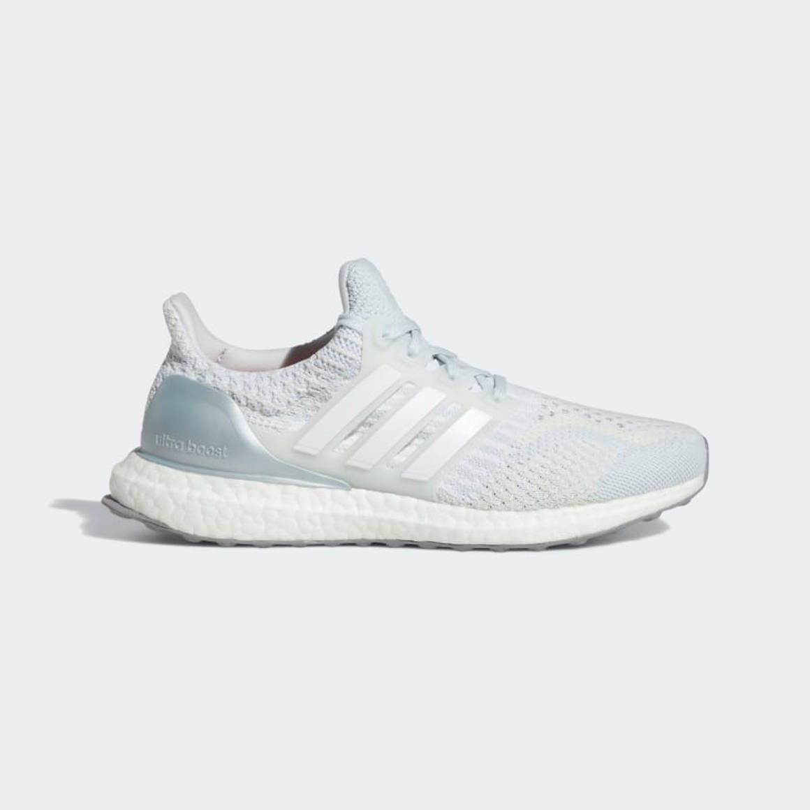 Ultraboost_5.0_DNA_Shoes_Blue_GY0314_01_standard