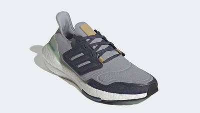 adidas Ultra Boost 22 Halo Silver Shadow Navy Front