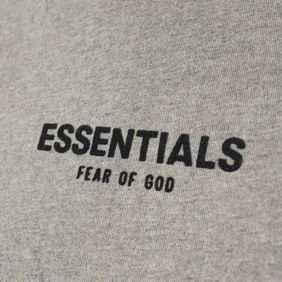 FEAR OF GOD ESSENTIALS Logo Tee Dark Oatmeal Logo