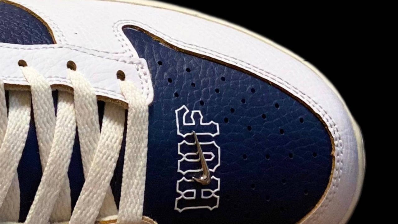 HUF x Nike SB Dunk Low 3