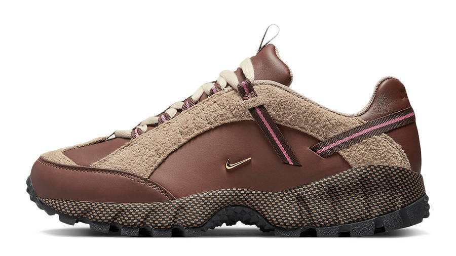 jacquemus-x-nike-air-humara-brown-dr0420-200_w900