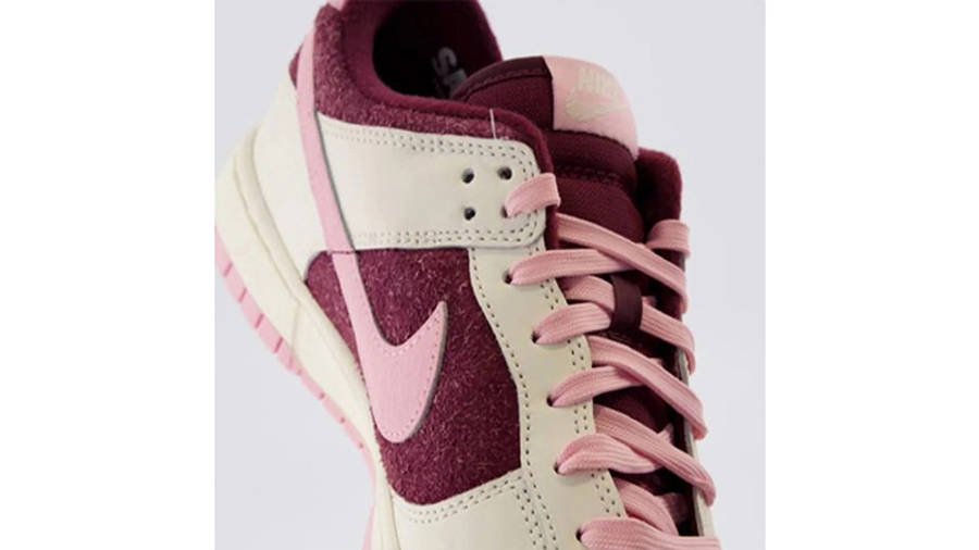 Nike Dunk Low Valentine's Day 2023 Detail 2