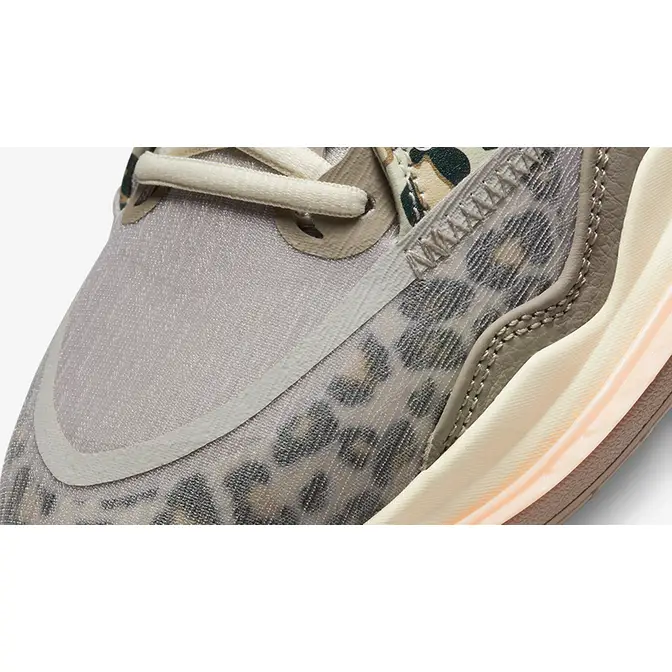 Nike Kyrie Infinity Leopard Camo CZ0204-006 Detail 2
