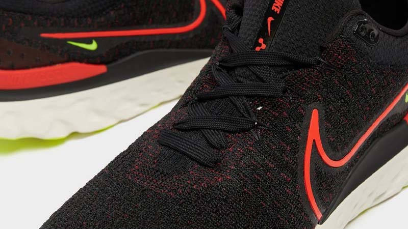 Nike React Infinity Run Flyknit 3 Black Siren Red Closeup
