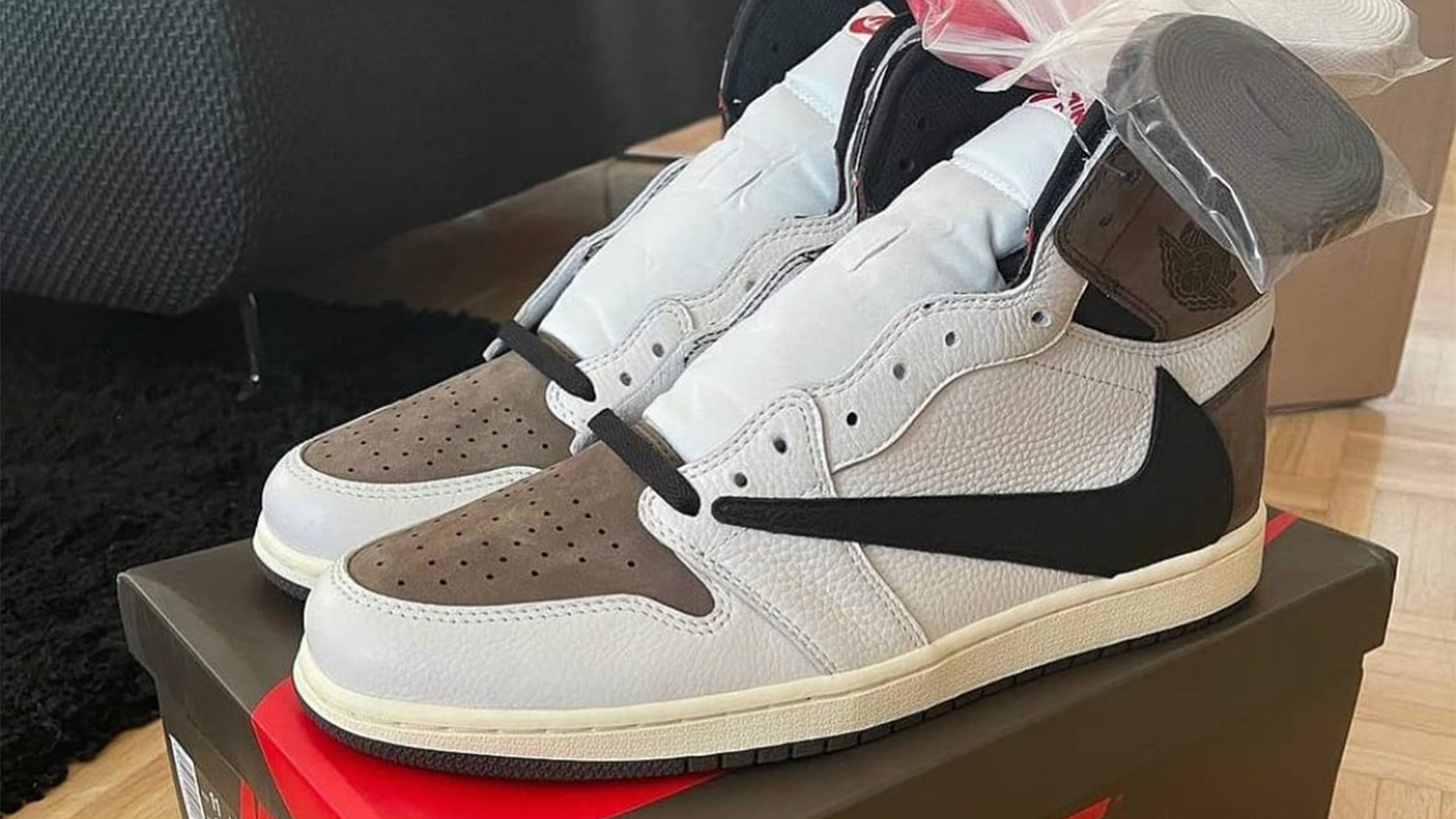 Travis Scott x Nike Air Jordan 1 High Reverse Mocha