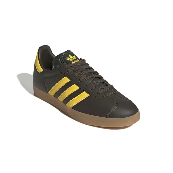 Adidas originals gazelle super trainers clearance in yellow with dark gum