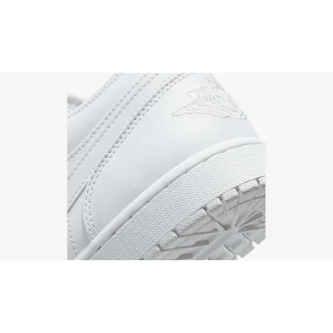 Air Jordan 1 Low Triple White 2022 Closeup