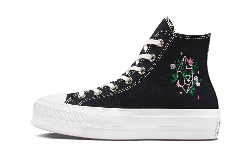 Converse Platform Embroidered/ Converse Custom Flower Embroidery / Mountain Converse Shoes/ Converse Chuck sold Taylor Embroidery Logo