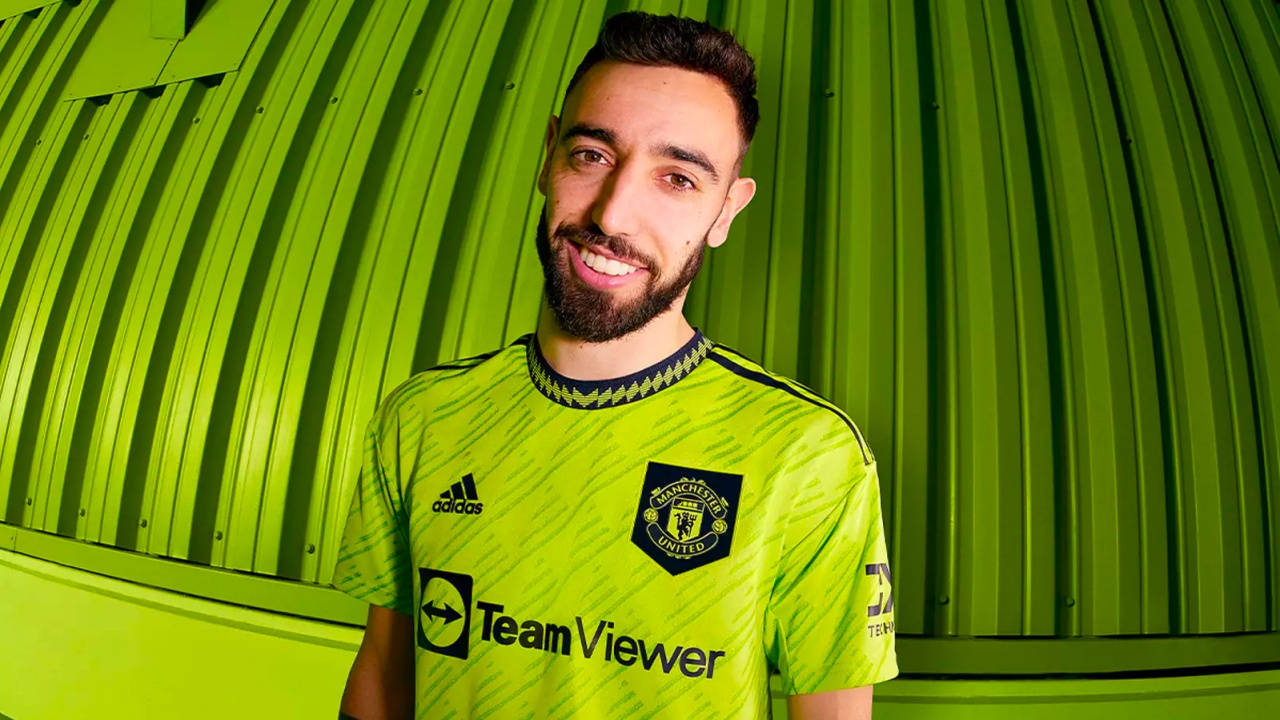 Manchester United's 2022/23 Third Kit Aims to Illuminate the Pitch