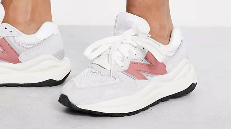 New Balance 57-40 Light Grey Pink Detail