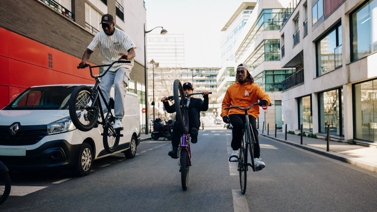 New Era Readies Its Vibrant COLOUR ESSENTIALS Collection