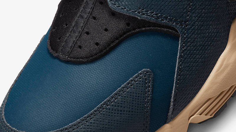 Nike Air Huarache Teal Yellow DZ4852-001 Detail